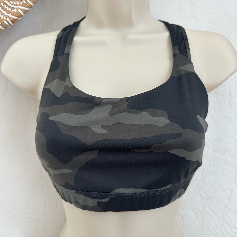 Athleta Interval Sports Bra in Dark Green Camo. Large - Picture 2 of 10
